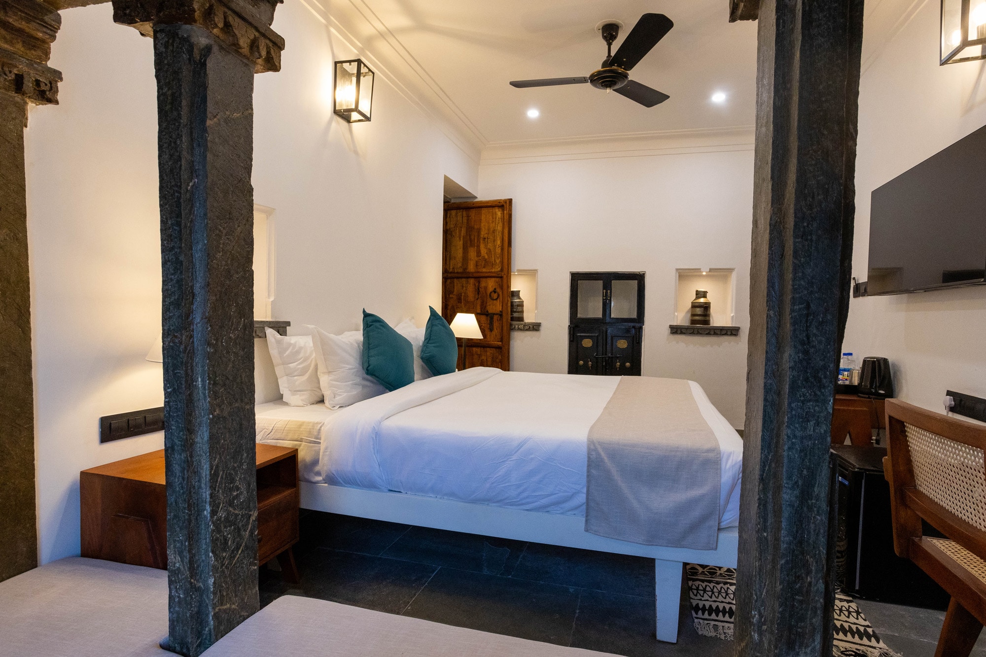 Madri Retreat - Heritage Boutique Hotel with Pool - Tap to explore photos
