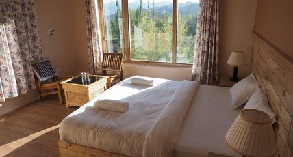 Hotel The Takshila Room Type - Super Deluxe with Balcony (Valley View)