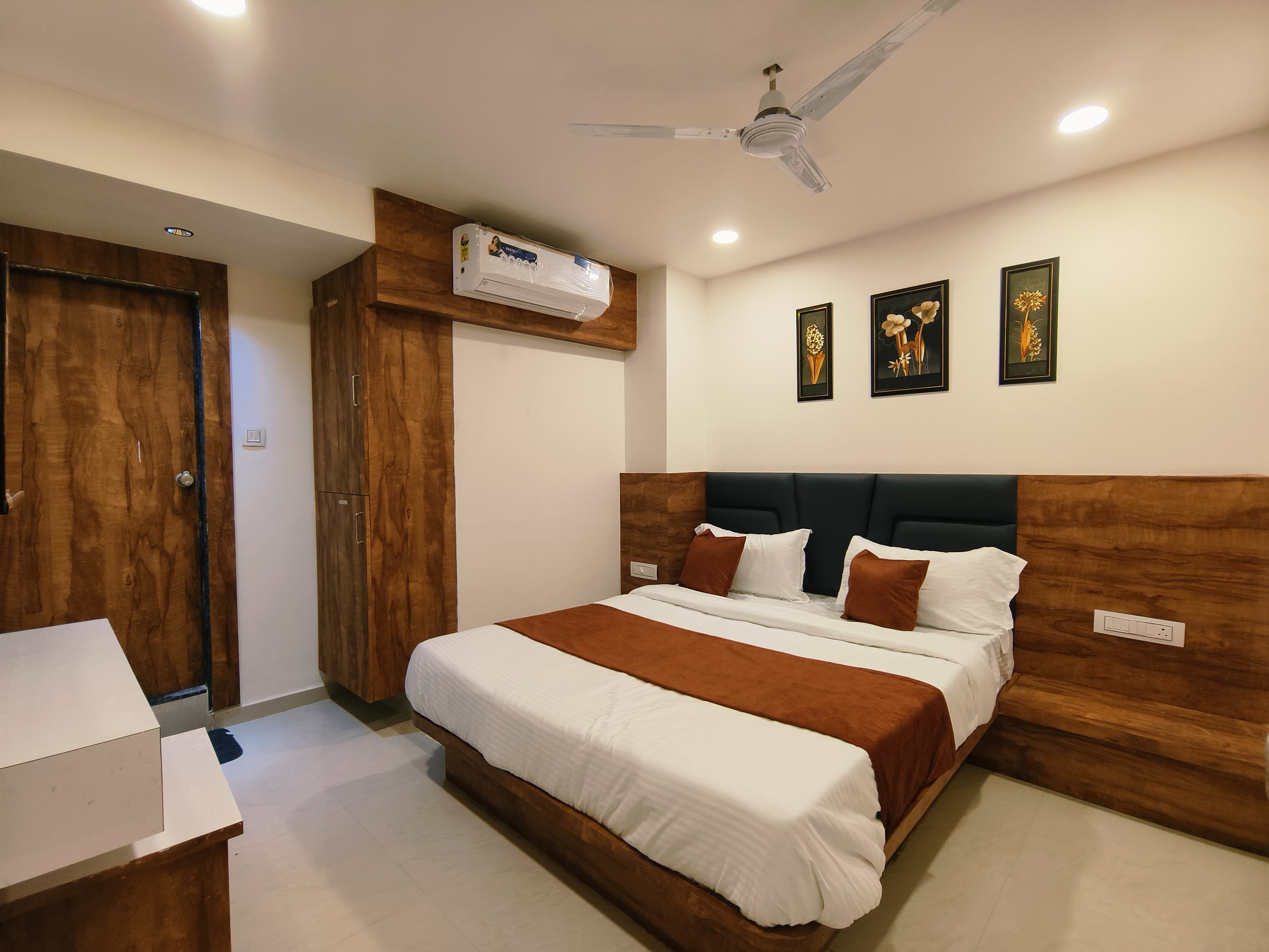 Hotel vivainn - Tap to explore photos