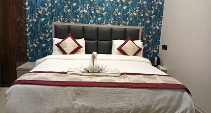 MAA AMBICA ROYAL HOUSE Room Type - Super Deluxe with Air Conditioning MAA AMBICA ROYAL HOUSE Room Type - Super Deluxe with Air Conditioning
