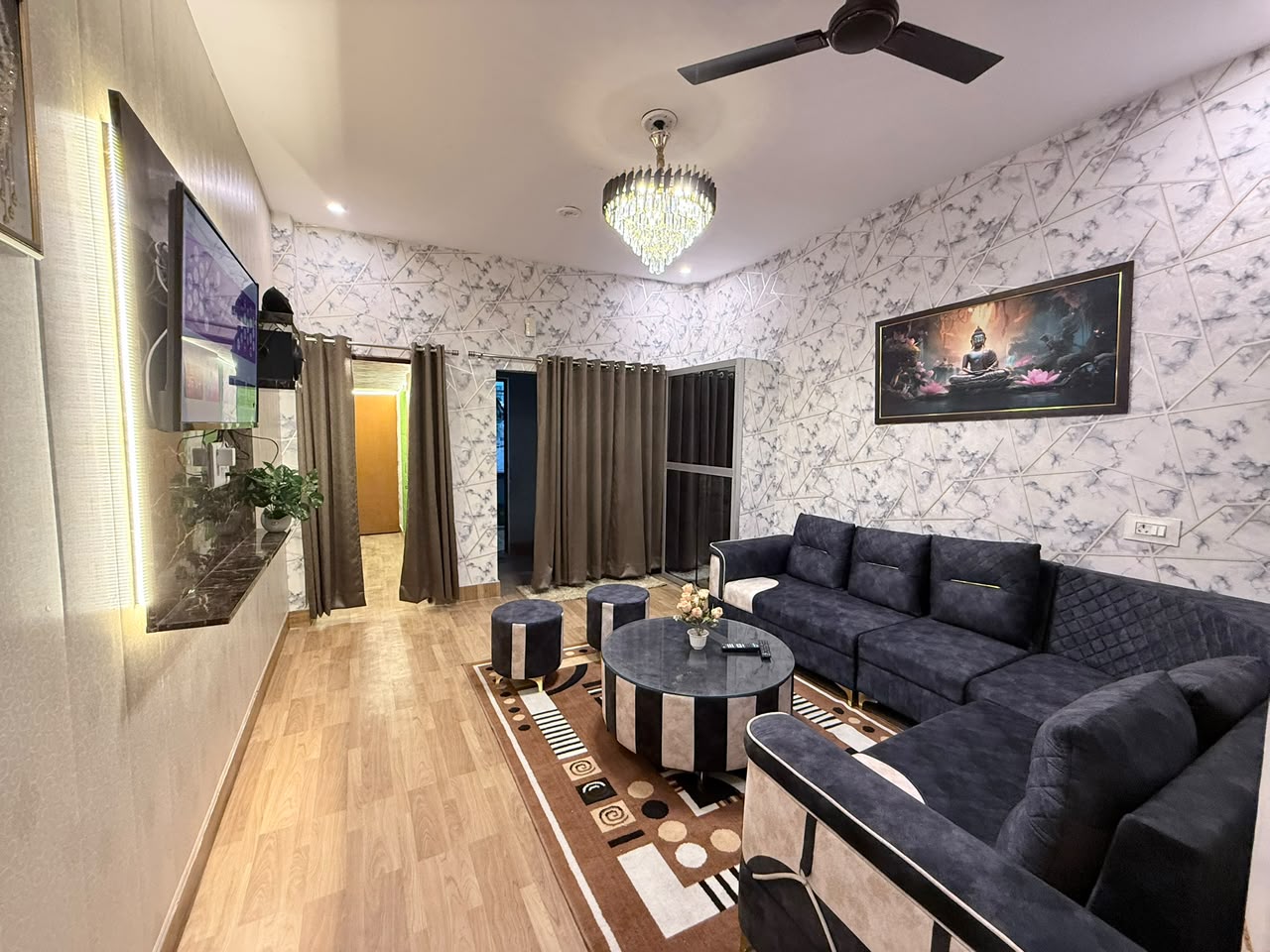 Drip Inn Homestay JNK - Tap to explore photos