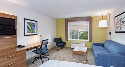 Holiday Inn Express & Suites Elkhart North Room Type - 1 King Suite Communications Accessible