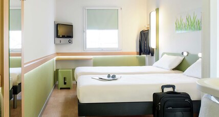 ibis budget Angers Parc des Expositions Room Type - Comfort room with 2 single beds