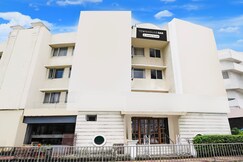 Super Townhouse Oak Vashi