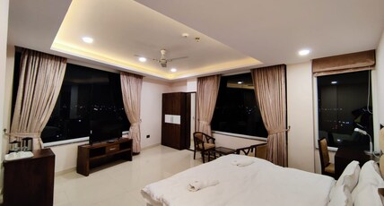 HOTEL MIDTOWN GRAND Room Type - EXECUTIVE ROOM