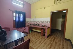 Maple Leaf Chowkidingee