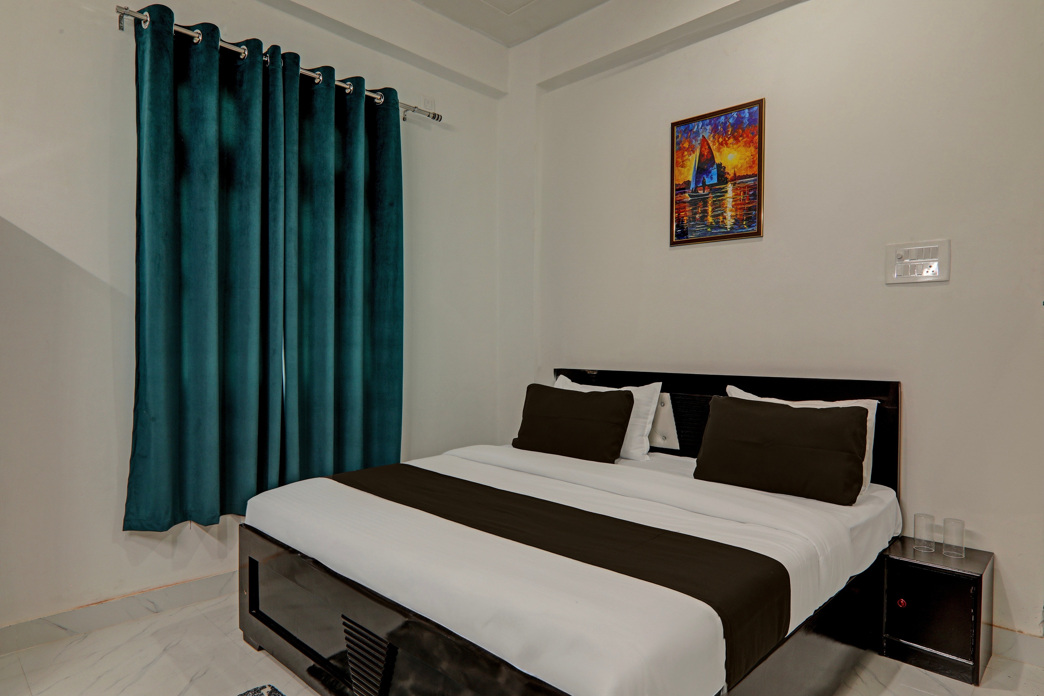 OYO 823703 Hotel Aanandwan Palace - Tap to explore photos