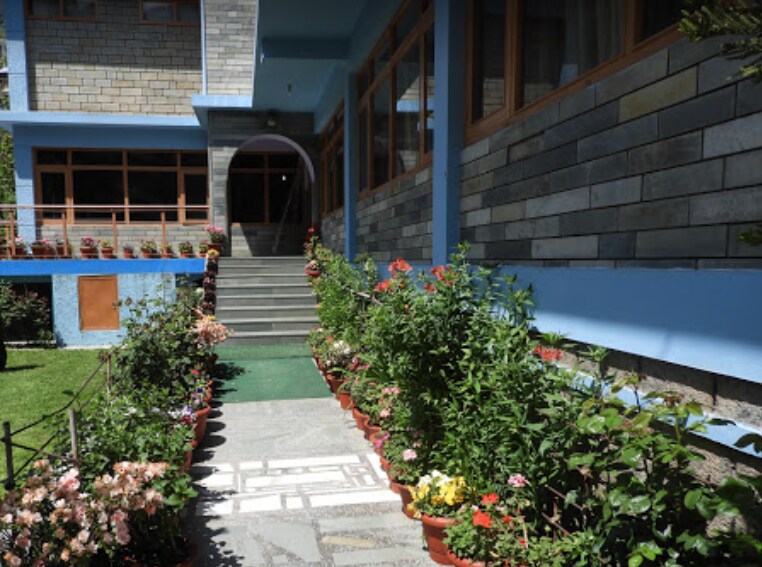 Hotel Silmog Garden - Tap to explore photos