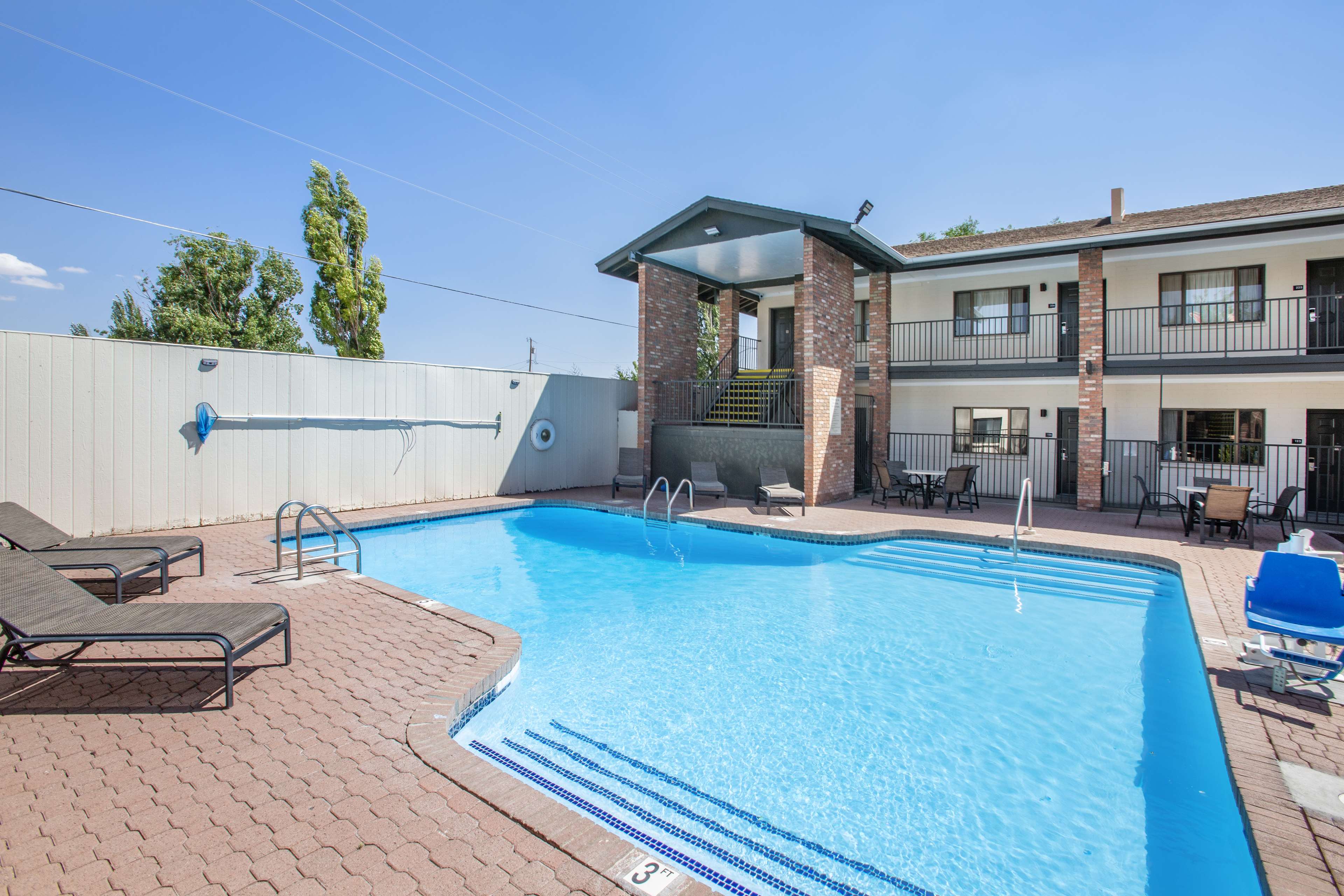 Best Western Arizonian Inn - Tap to explore photos