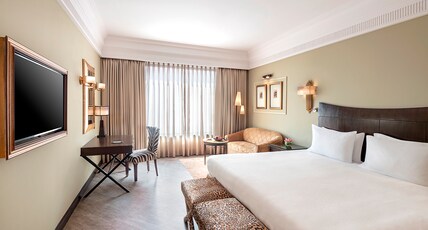 Radisson Blu MBD Hotel Noida Room Type - Business Class Room