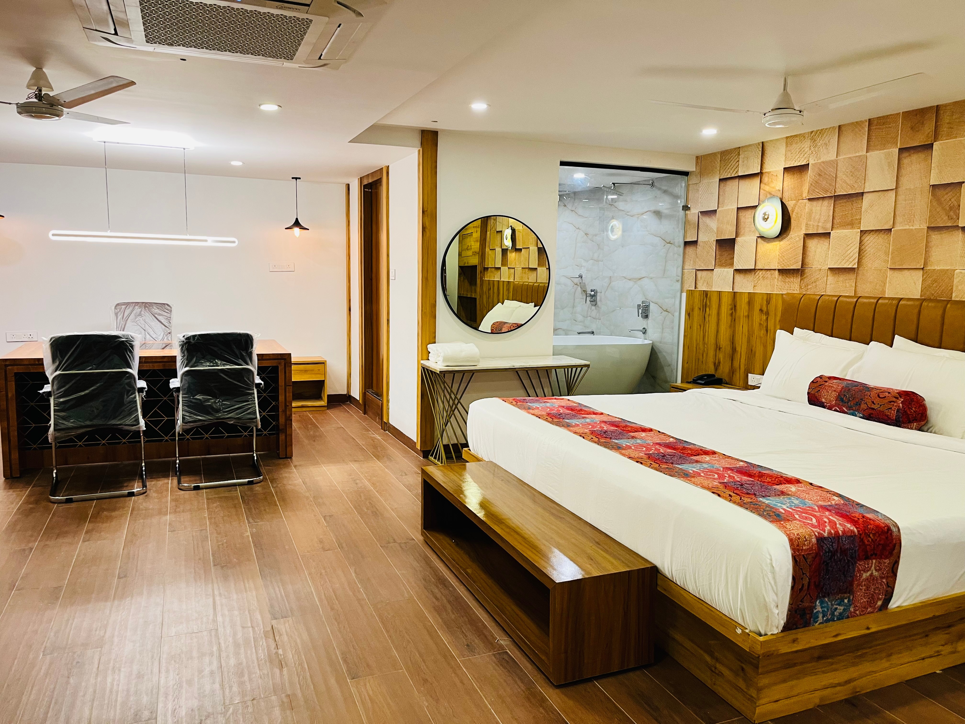 HOTEL SIGNATURE BANJARA HILLS - Tap to explore photos
