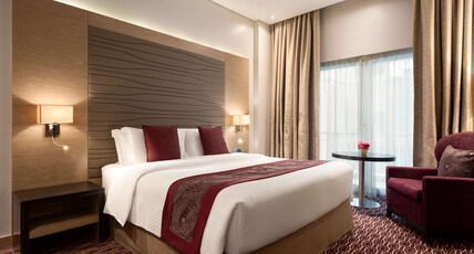 Ramada by Wyndham Manama Seef Room Type - 1 King Bed Superior Room