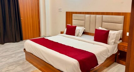 Hotel Platinum Crown Room Type - Super Deluxe Room