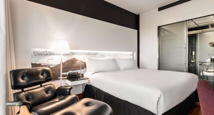 Hilton Madrid Airport Room Type - KING GUEST ROOM URBAN VIEW
