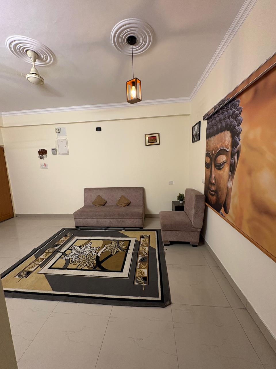 Casanoya Inn Varanasi 3BHK Flat By Homeyhuts - Tap to explore photos