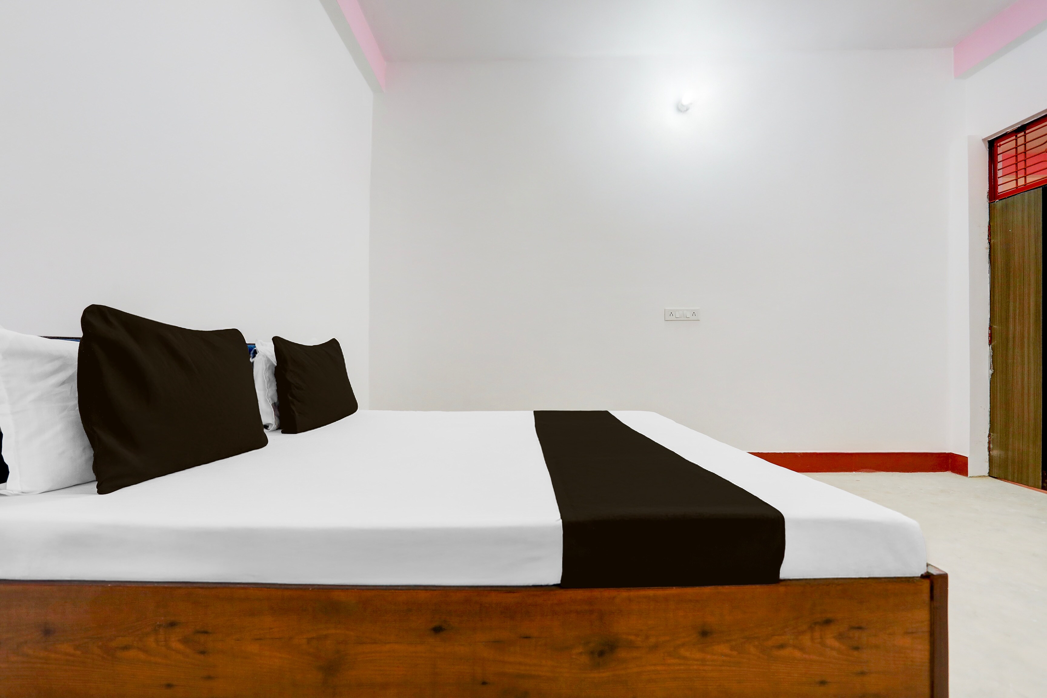 SPOT ON by OYO S K Hotel - Tap to explore photos
