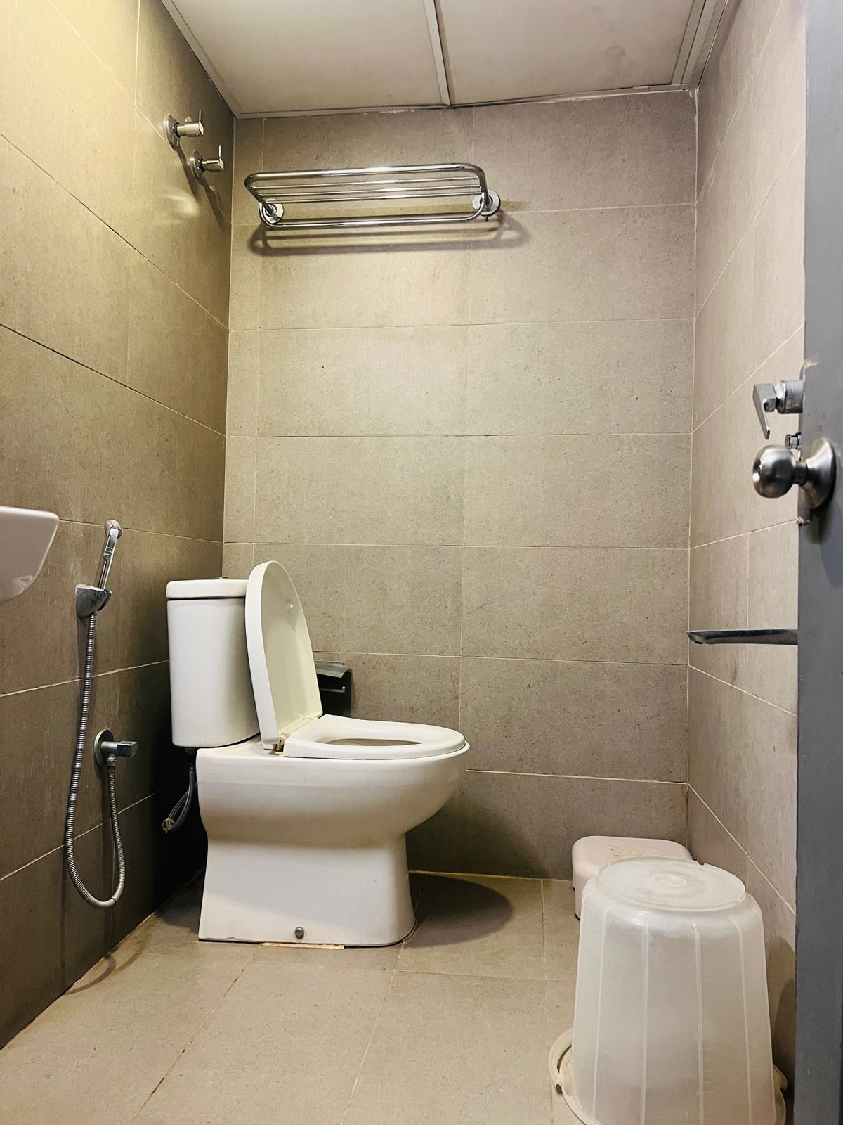 Hotel Dlive Indore - Tap to explore photos