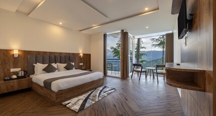 Echor Alpine Meadows Khajjiar Dalhousie Room Type - Superior Deluxe Room with Balcony (Valley View)