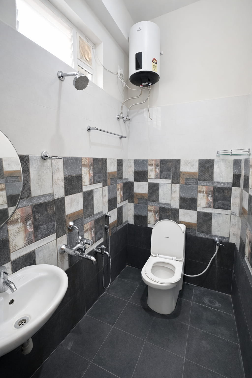 Sri Apartment Homestay 2BHK Pondicherry A2 - Tap to explore photos