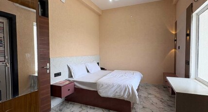 Hotel Keshav Palace Room Type - Deluxe AcRoom