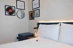 Hampton by Hilton Ashford International