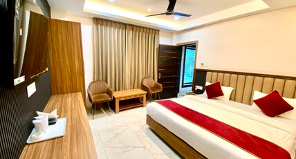 Hotel Ganesha Inn Room Type - Royal Room