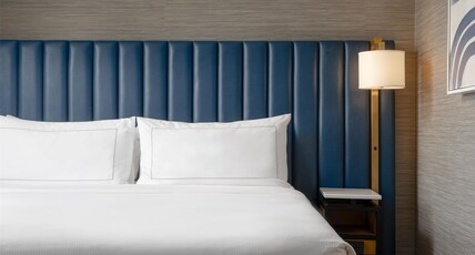 DoubleTree by Hilton West Kelowna Room Type - 1 KNG STUDIO STE W SOFABED
