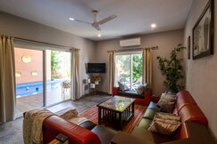 9 Bedrooms Boutique Property in Candolim