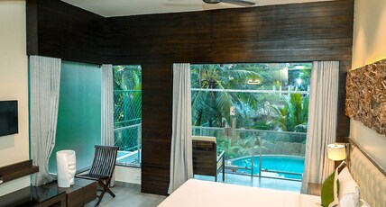 Sea Hills Hotel Room Type - Premium Suite with Bathtub - Pool View