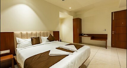 Patel Comforts Inn and Suites Room Type - EXECUTIVE ROOM