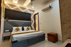 KAY EMM RESIDENCY