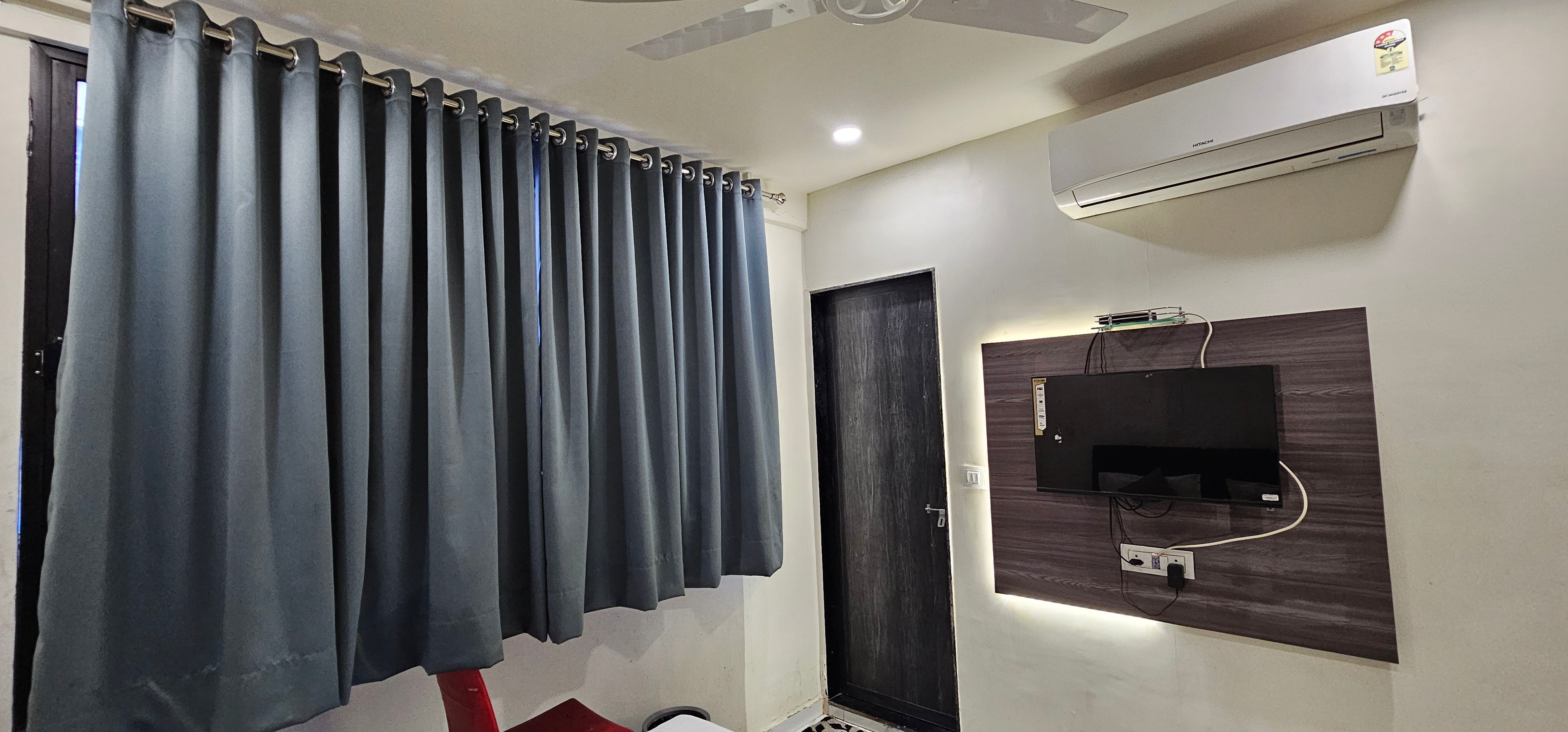 Hotel Shyam Inn - Tap to explore photos