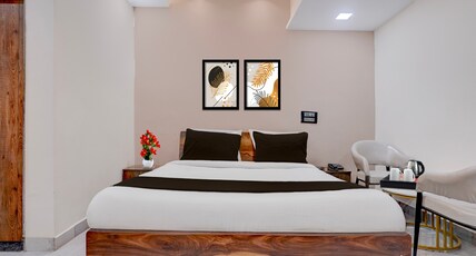 Townhouse Oak Karkamb Road Pandharpur Formerly Grand Residency Room Type - Classic