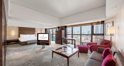 InterContinental Shanghai Pudong Hotel Room Type - 1 King Junior Suite City View High Floor