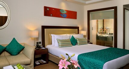 Golden Tulip Hotel Lucknow Room Type - Club Room - 1 King Bed 25SQM Free WiFi