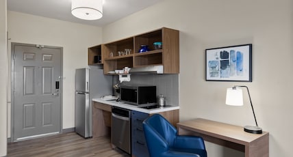 Candlewood Suites YUMA, an IHG hotel Room Type - 1 Qn Bed Studio Ste Comm Mobil Access