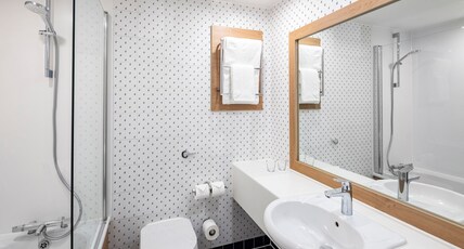 Holiday Inn AYLESBURY Room Type - 2 Single Beds Standard
