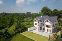 Buhayra Lakefront by VEO - Part of StayVista