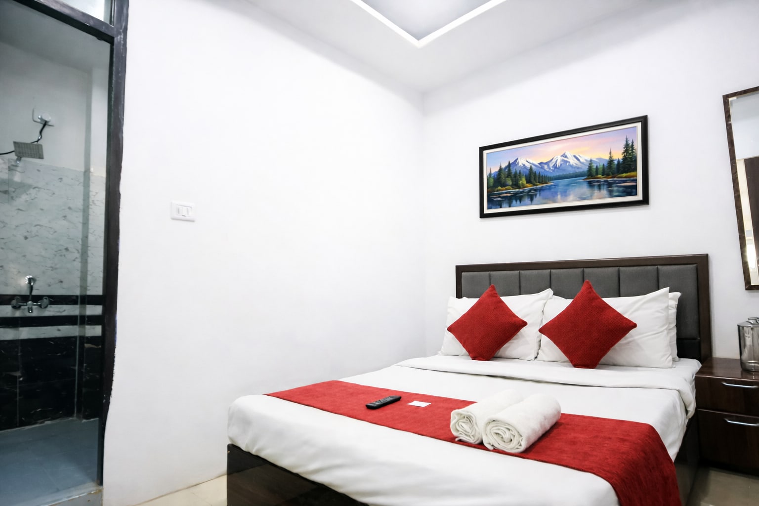 Mauryan Express Hotel Lajpat Nagar - Tap to explore photos