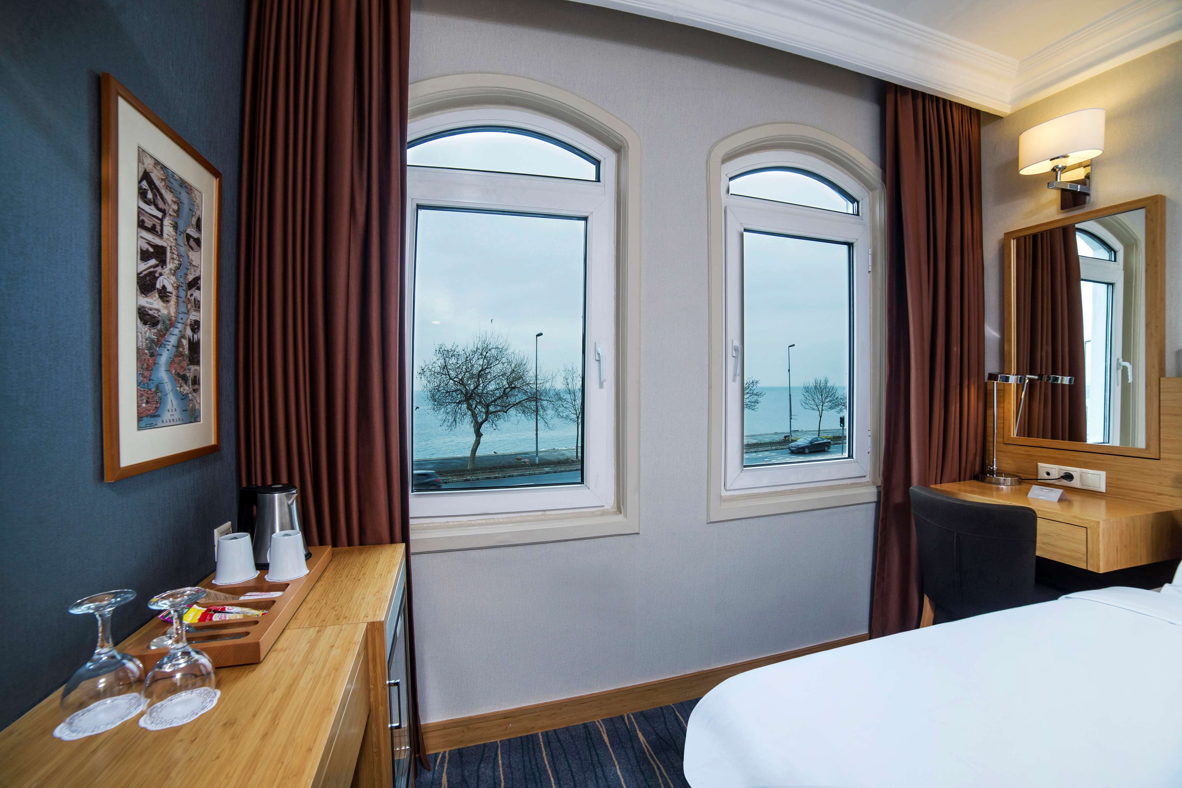 Radisson Hotel Istanbul Sultanahmet - Tap to explore photos