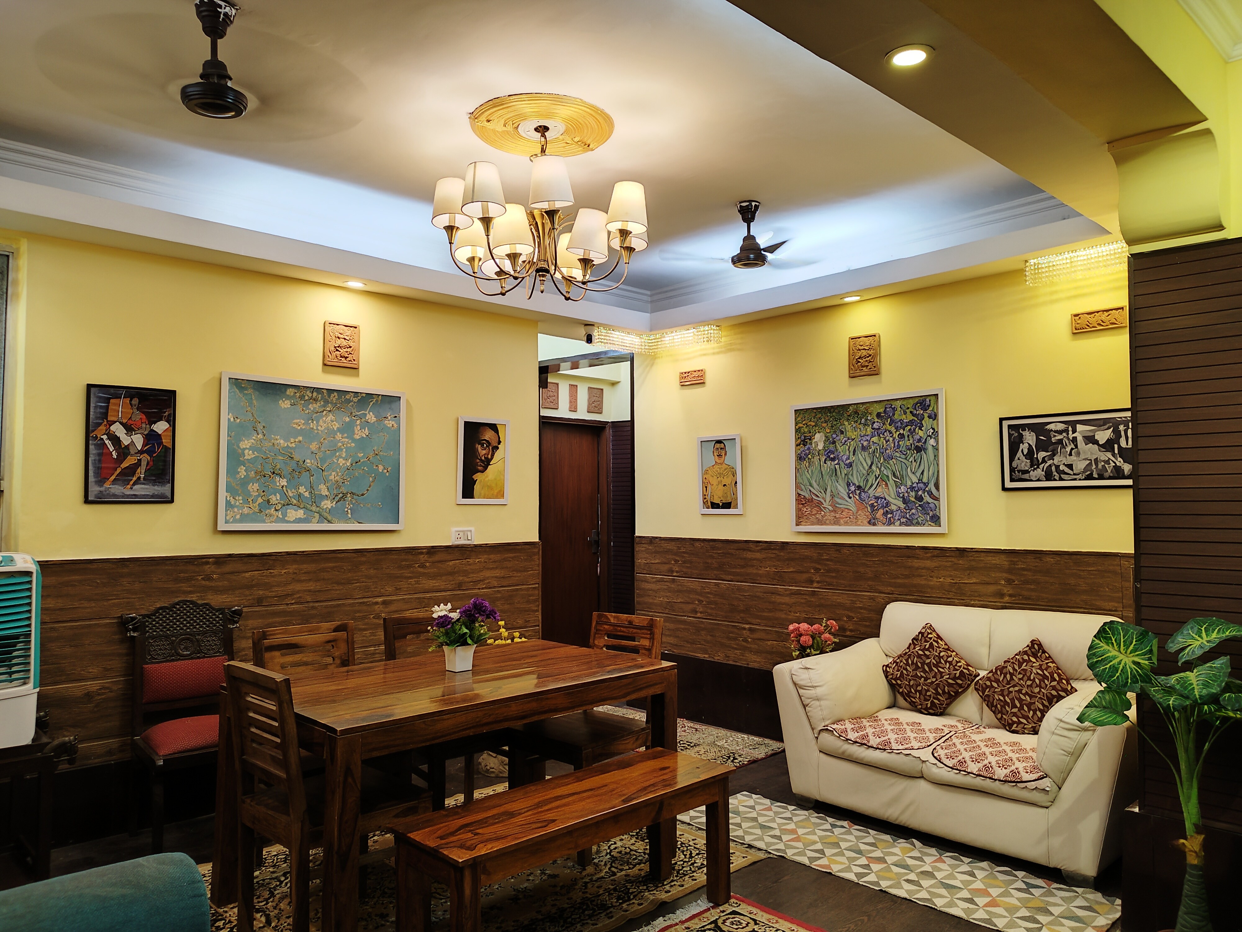 New Delhi Mini Luxury Rooms - Tap to explore photos