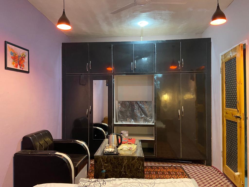 Sajids Home Stay - Tap to explore photos