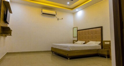 Yash Palace Room Type - Deluxe