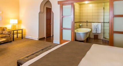 Hotel Andaluz Albuquerque, Curio Collection by Hilton Room Type - 1KNG UPGRADE W TUB-SOFABED