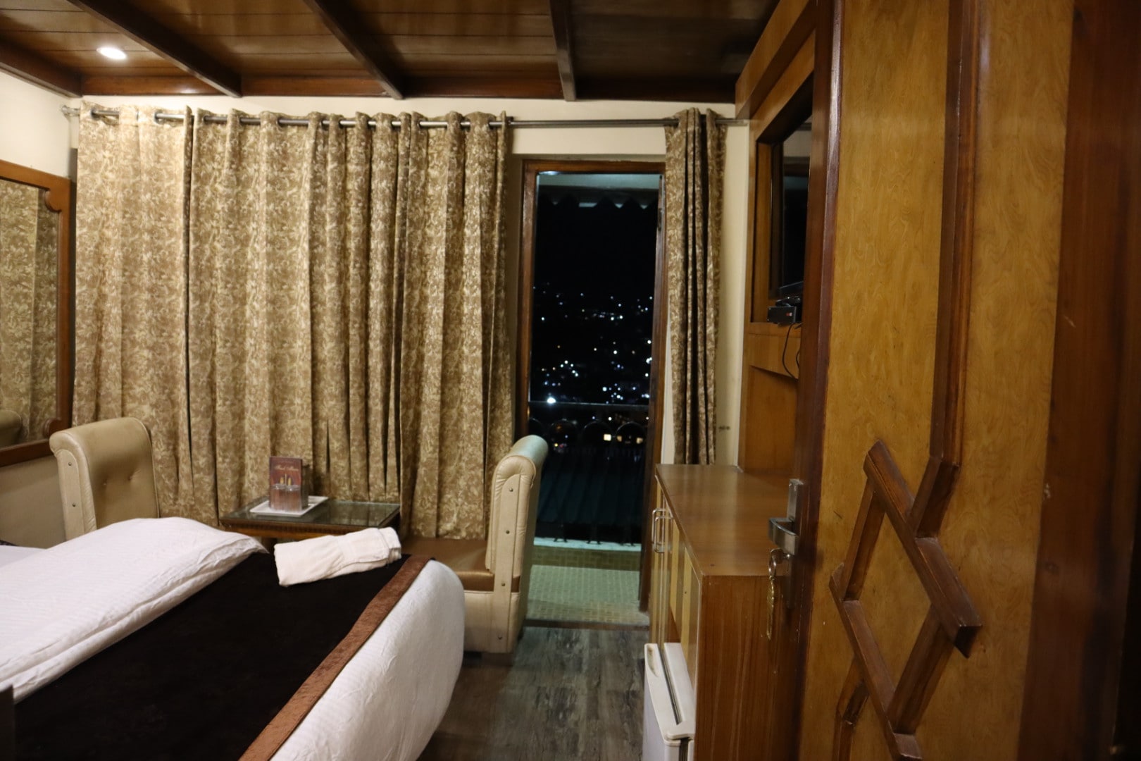 Hotel Krishiv Residency - Tap to explore photos