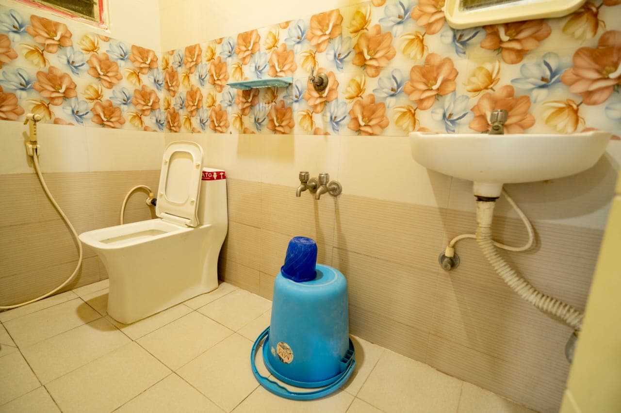 SRI VINAYAGA RESIIDENCY - Tap to explore photos