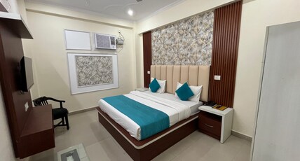 Hotel Paras Plaza Room Type - Deluxe Room