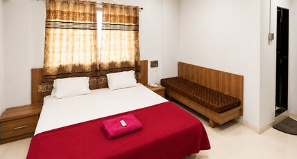 Morya lodge &restaurant Room Type - DELUX A/C