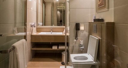 Ramada by Wyndham Gurgaon Central Room Type - 1 Queen Bed Club Room, Non-Smoking