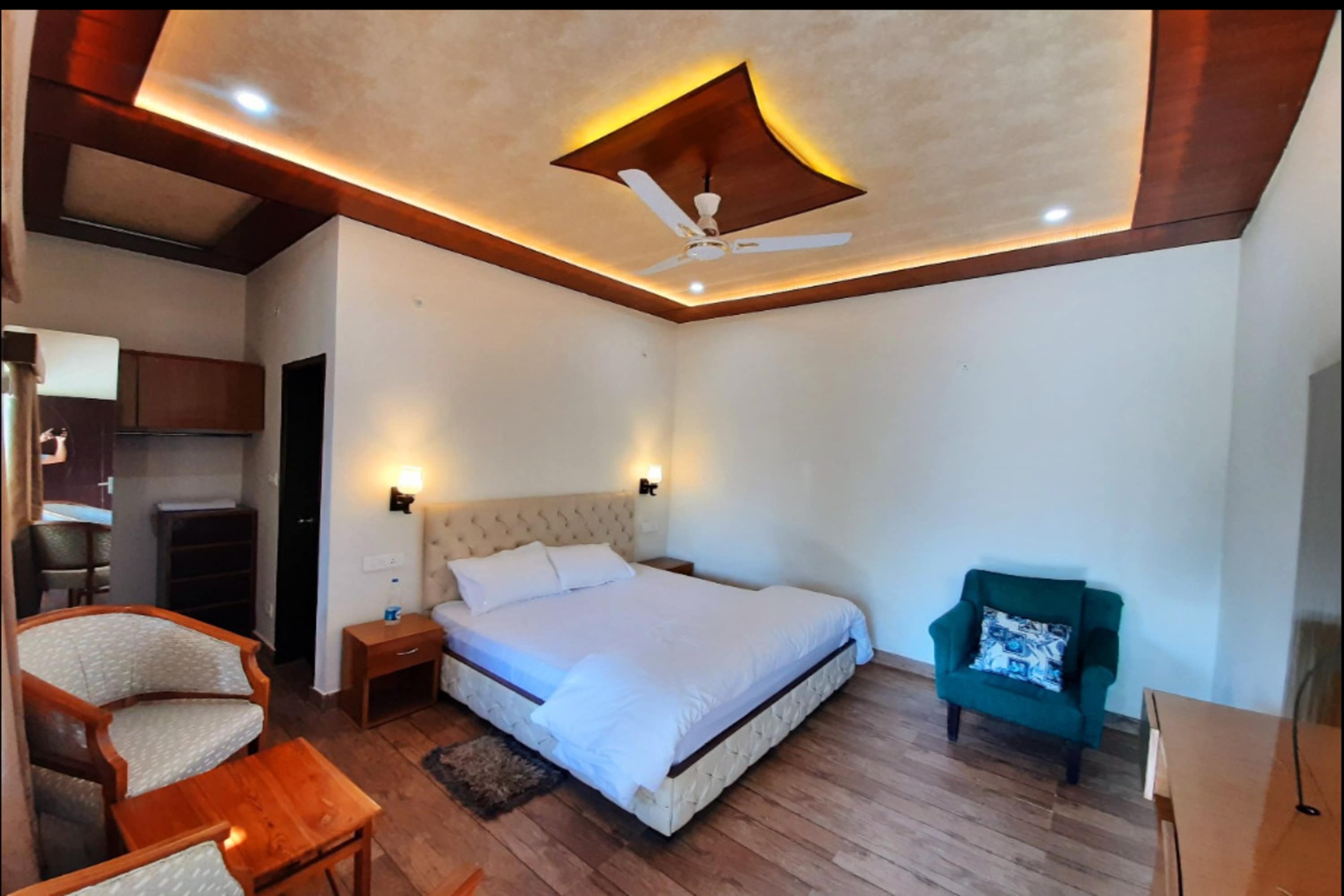 char machan resort - Tap to explore photos
